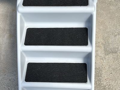 Fold up plastic pet steps grey 19”H 14”W like new