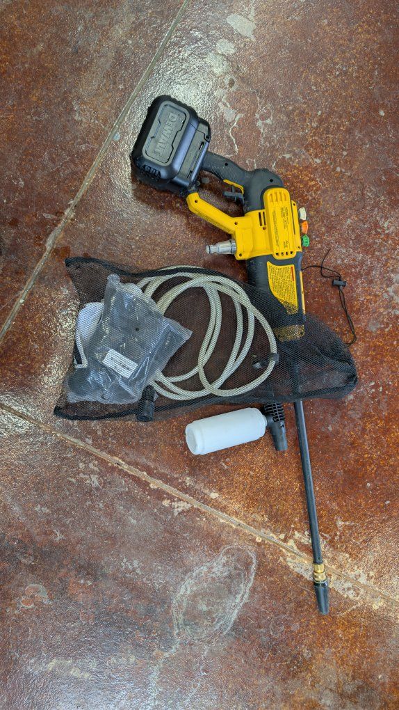 20v DeWalt pressure washer located in Spanish Fork