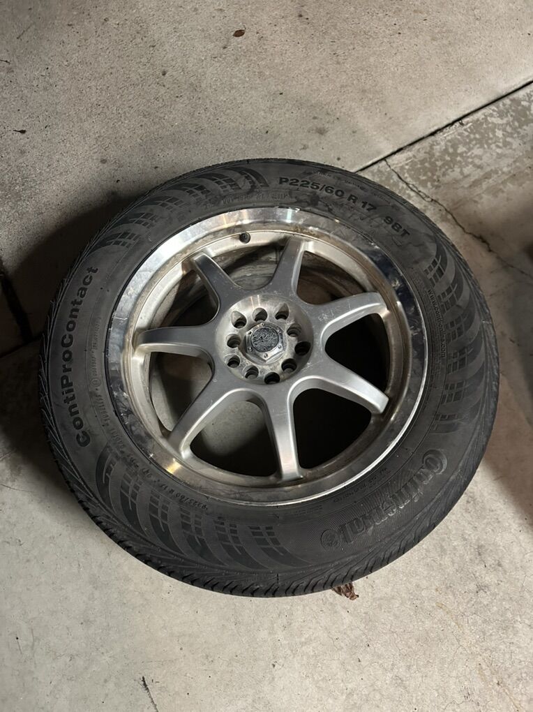 225/60R17 Wheel and Tire with Lug Nuts And Key