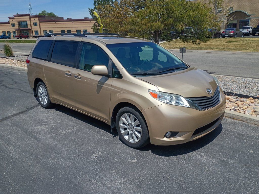 2011 Toyota Sienna XLE 7 Passenger