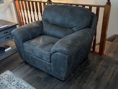 Living room set.