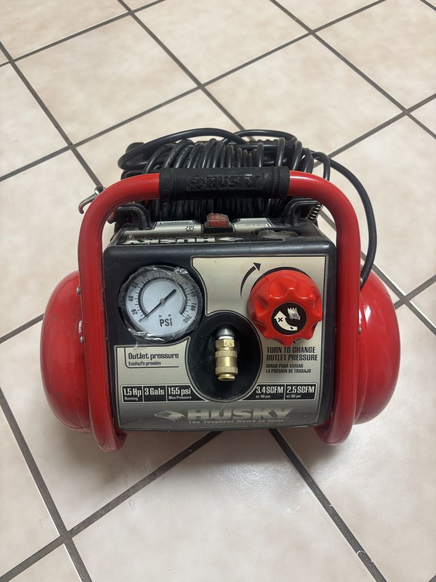 Husky 1.5 HP 3 Gallon 155 PSI Air Compressor with Hose and Nozzle