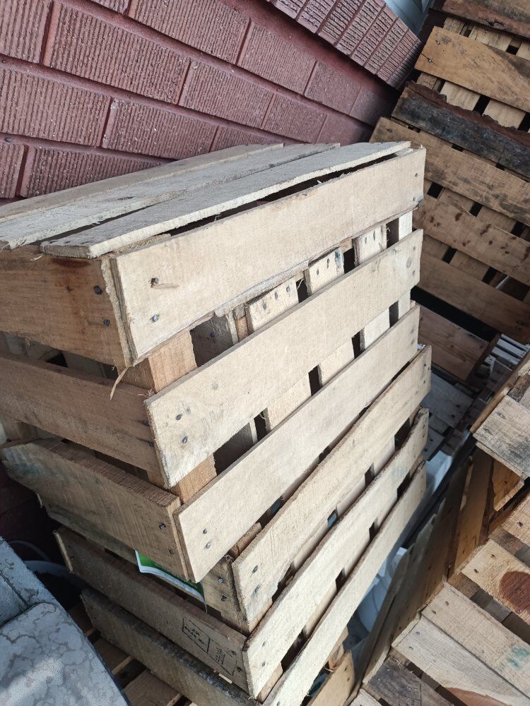 crates
