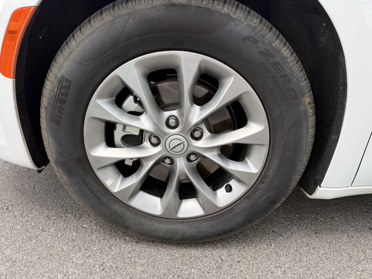 Main image 3