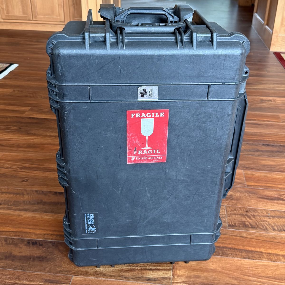 Pelican 1650 wheeled hard case w/foam interior