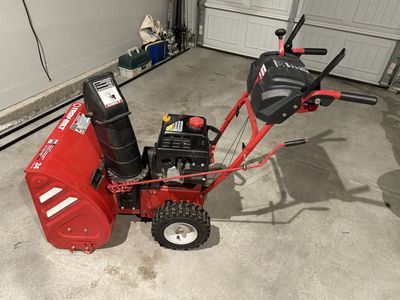Troy Bilt Storm 2410 2-stage Snow Blower