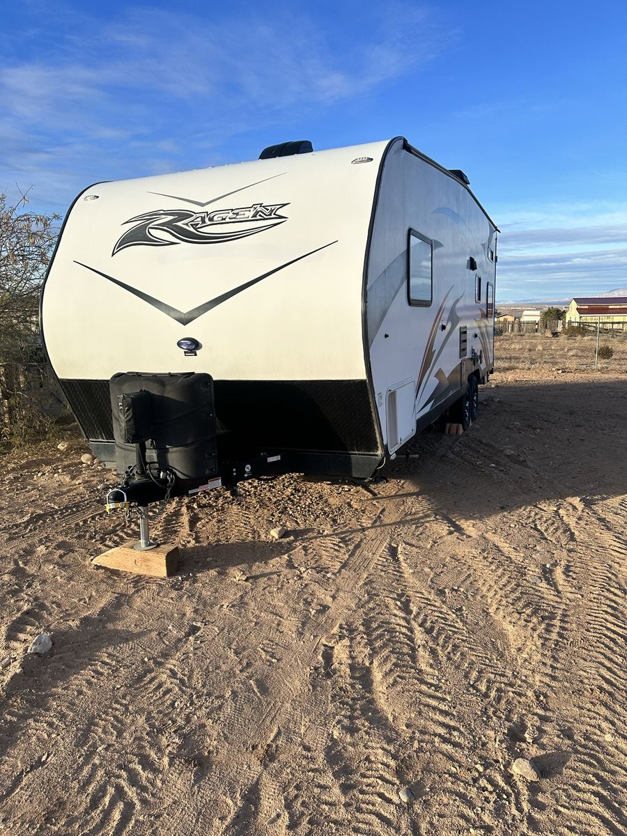 2017 Pacific Coachworks Rage'n Toy Hauler Travel Trailer - Great Condition