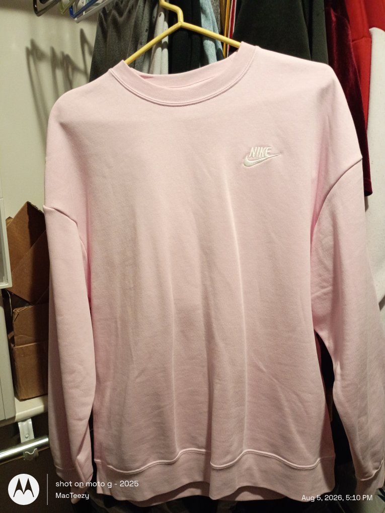 Nike Women's Light Pink Crewneck Sweatshirt Embroidered Logo size small