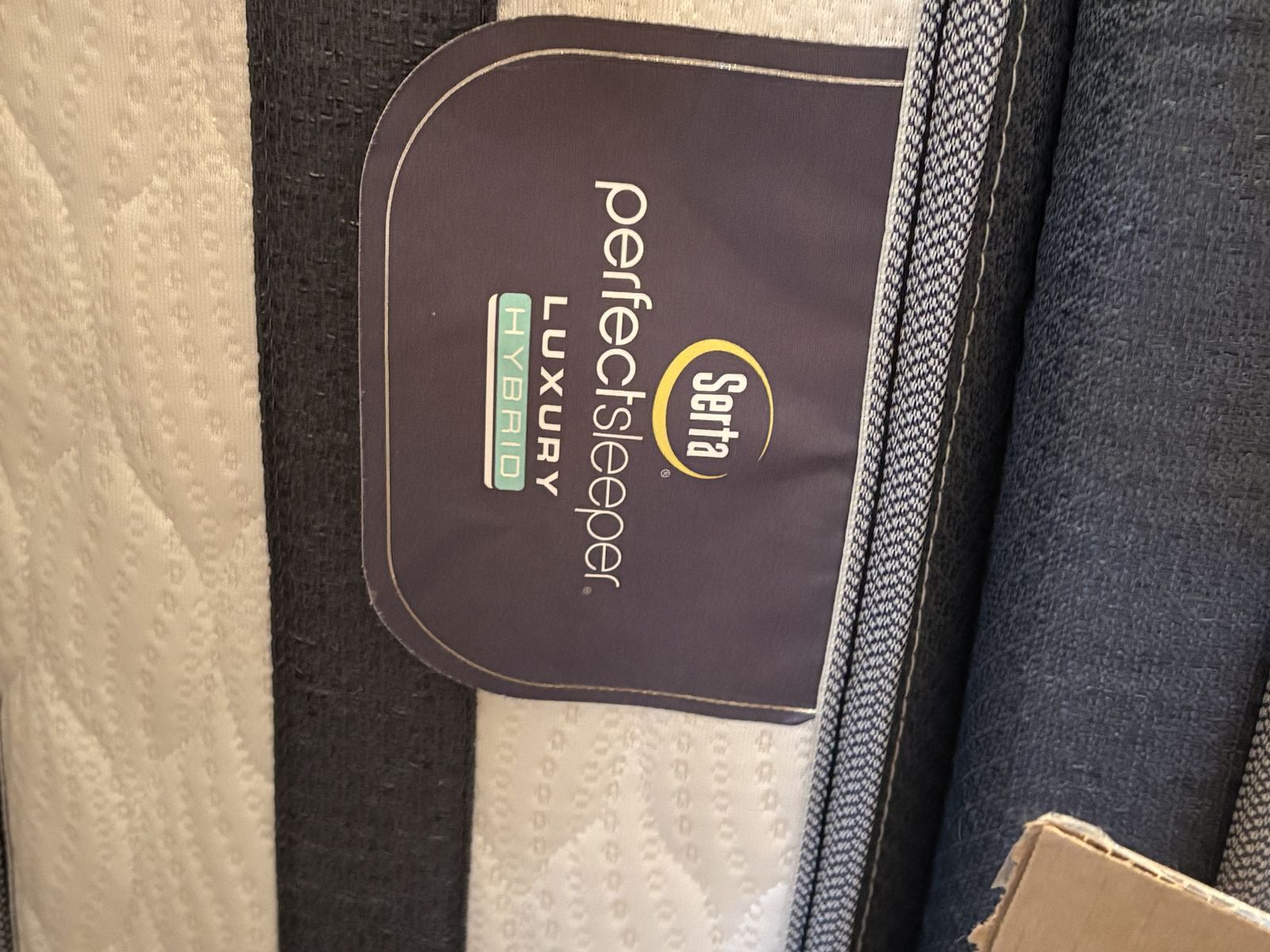 QueeN Mattress And Box Spring