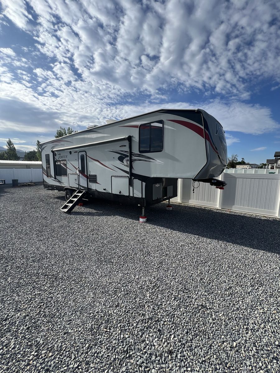 2019 Genesis Vortex 3317V