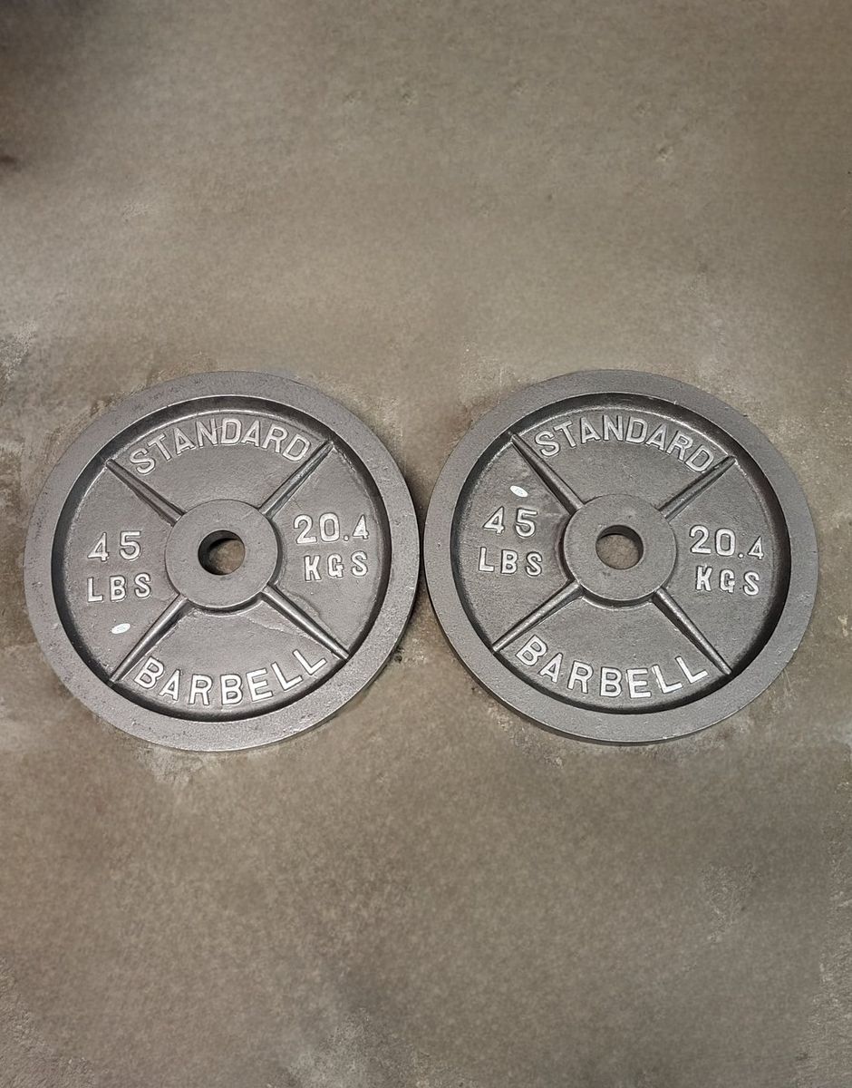 weights 90 pounds