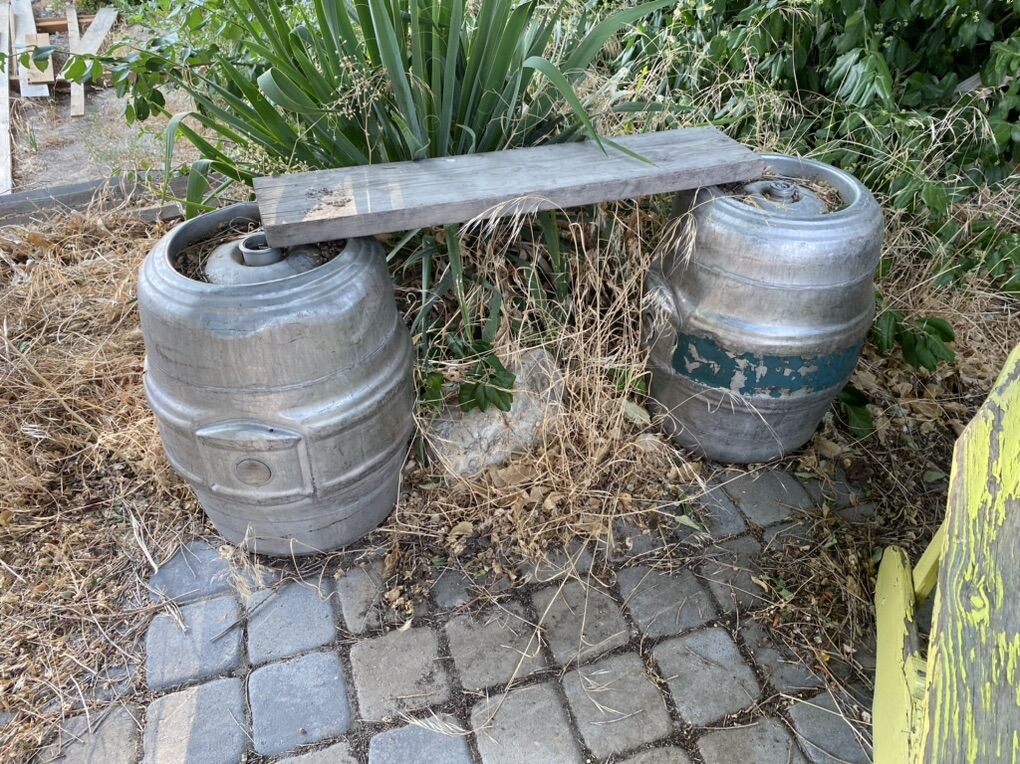 2 Kegs
