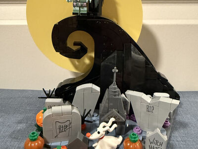 LEGO - Jack Skellington, Sally & Zero Minifigures on the Hill (21351)