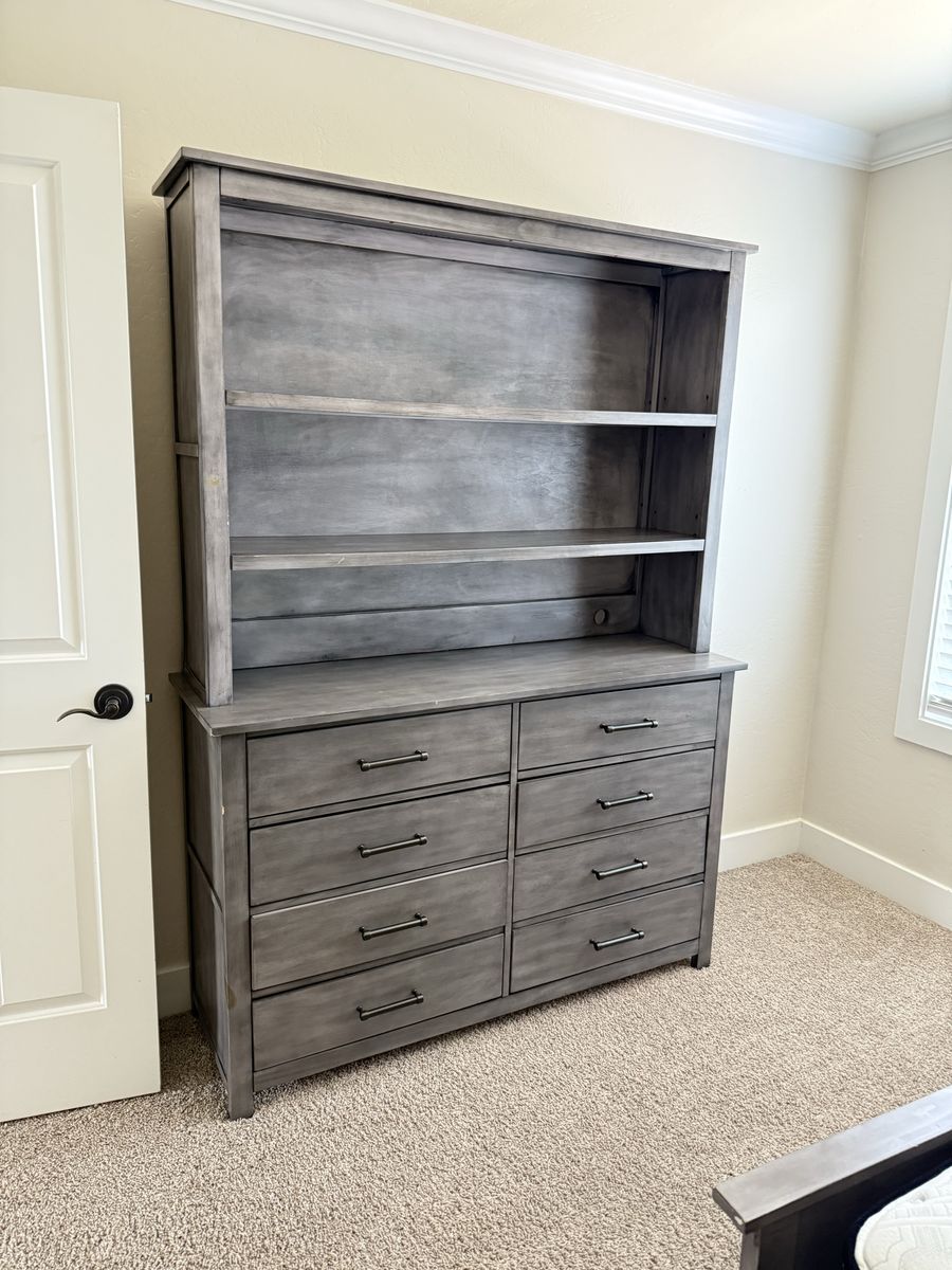 Gray Wood Full Bedroom Set - Bed Frame, Headboard & Dresser with Hutch