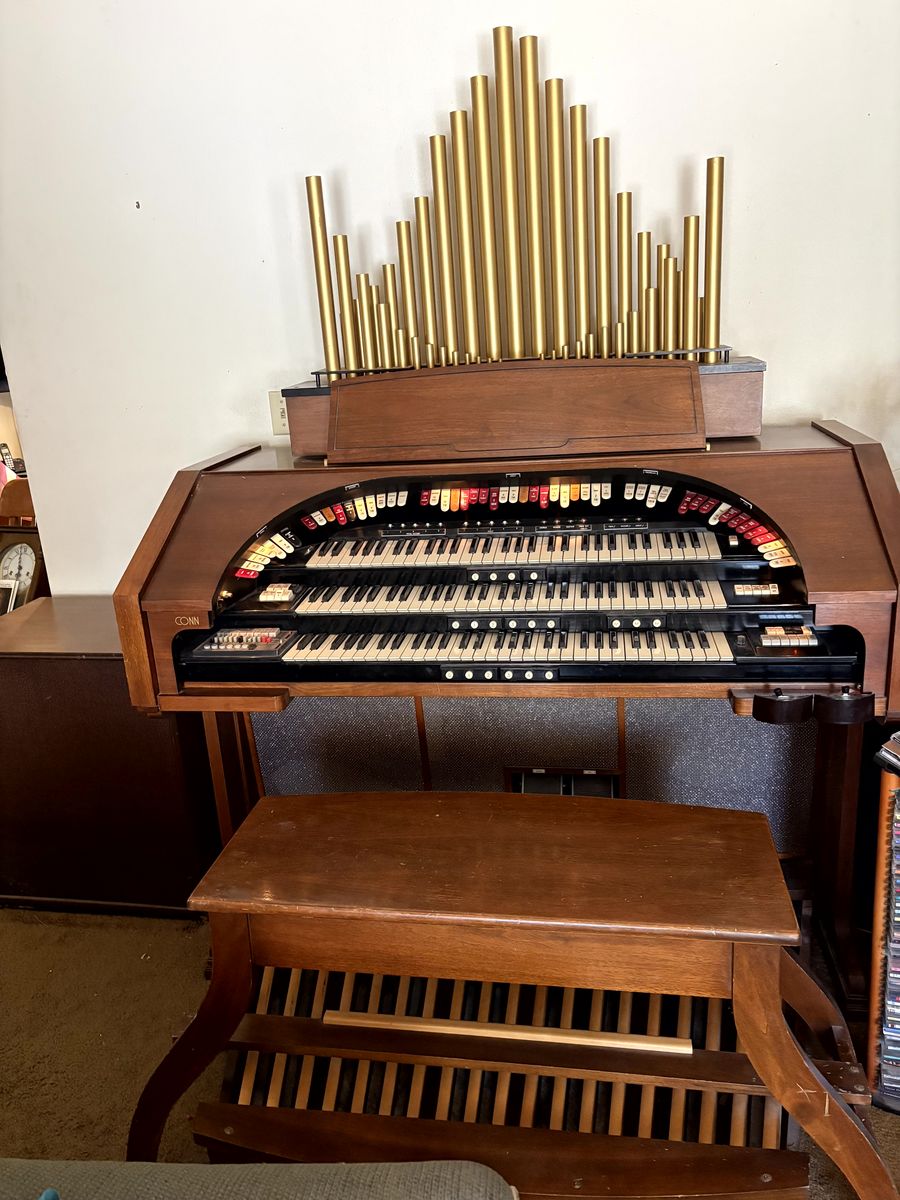 Full working Organ with Full Pedal and Chimes