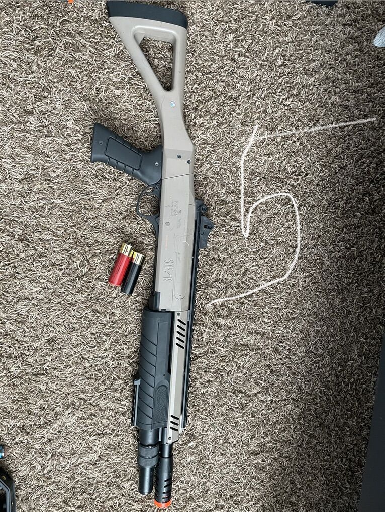 Airsoft Fabarm tri-shot Shotgun