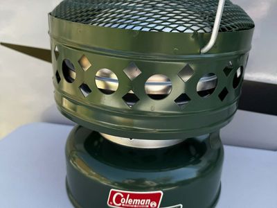 1968 Vintage Coleman #513-700 Catalytic Heater Dial-Temp 3000-5000 BTU Green w/ Box