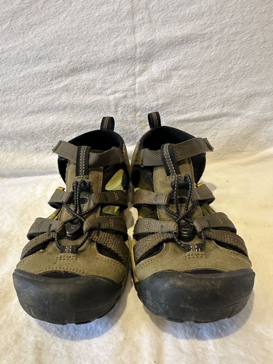 Keen Youth Size 4 Olive Washable, Hiking Sandals
