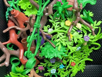 Playmobile tree greenery floral pieces