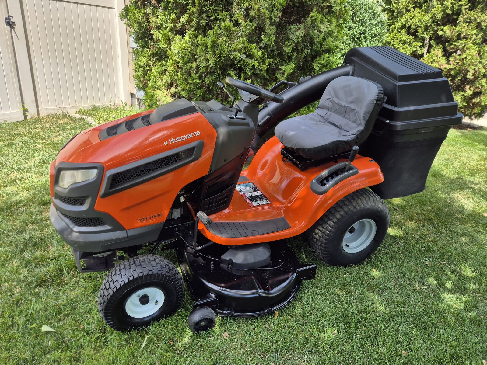Husqvarna Riding Mower with bags