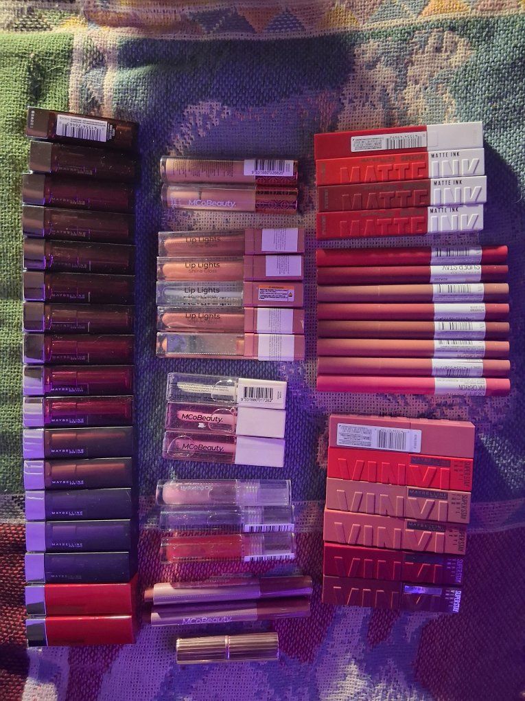 Maybelline Super Stay Lip Lot - Matte Ink, Vinyl Ink & Lip Lights - New Condition Makeup Bundle