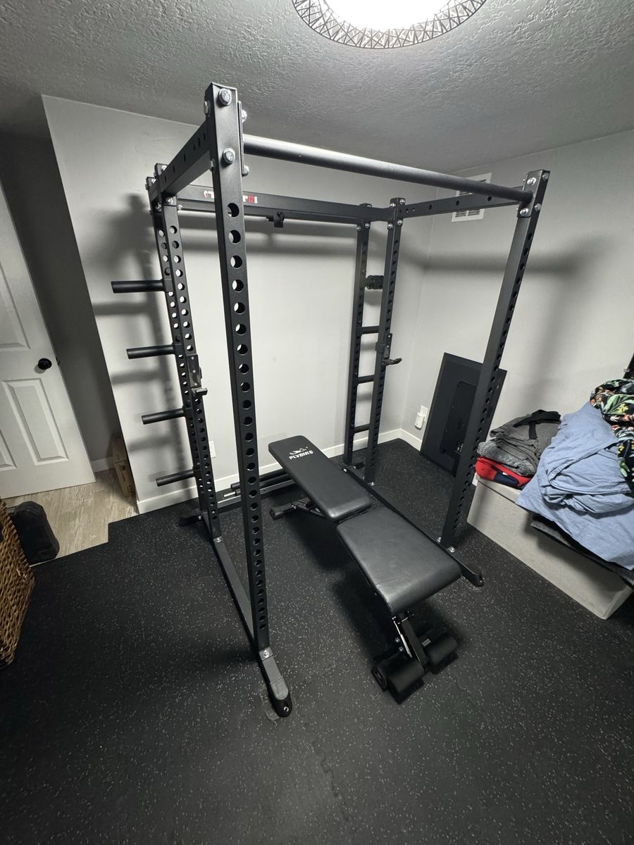 Squat rack w/bench mats and mirrors