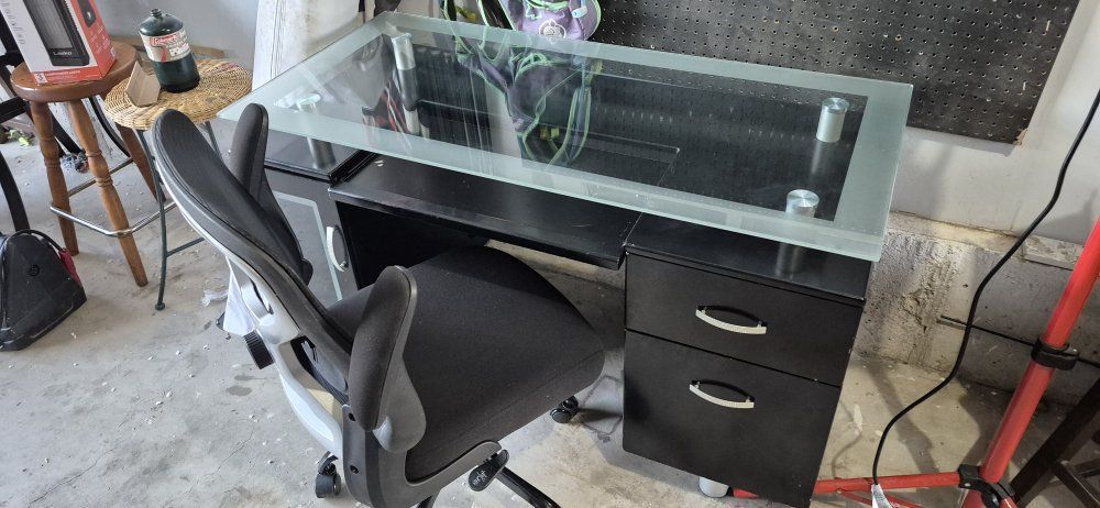 Realspace Sutton Executive Glass Desk & Ergonomic Chair Set