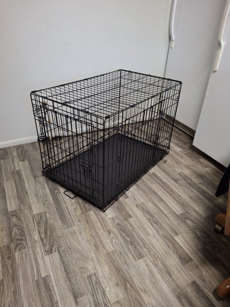 Medium sized steel dog crate