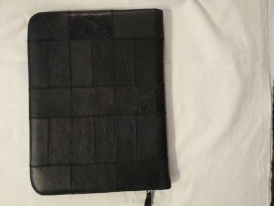 Leather Business Portfolio with Zipper Closure