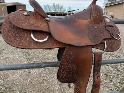 Clint herring reining saddle
