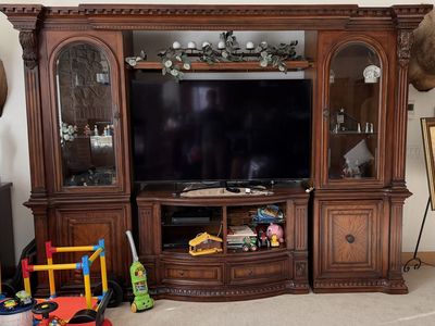 Entertainment center