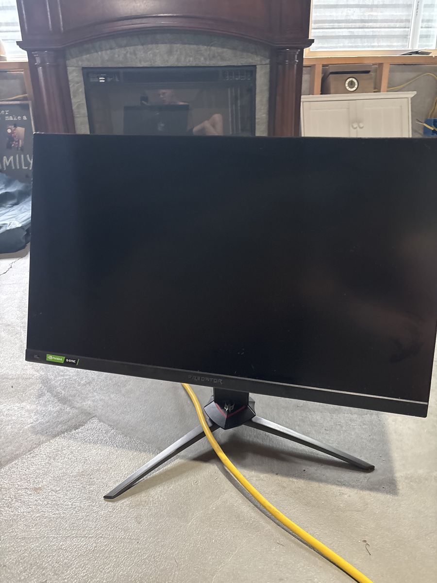 Monitor for well with keyboard and mouse
