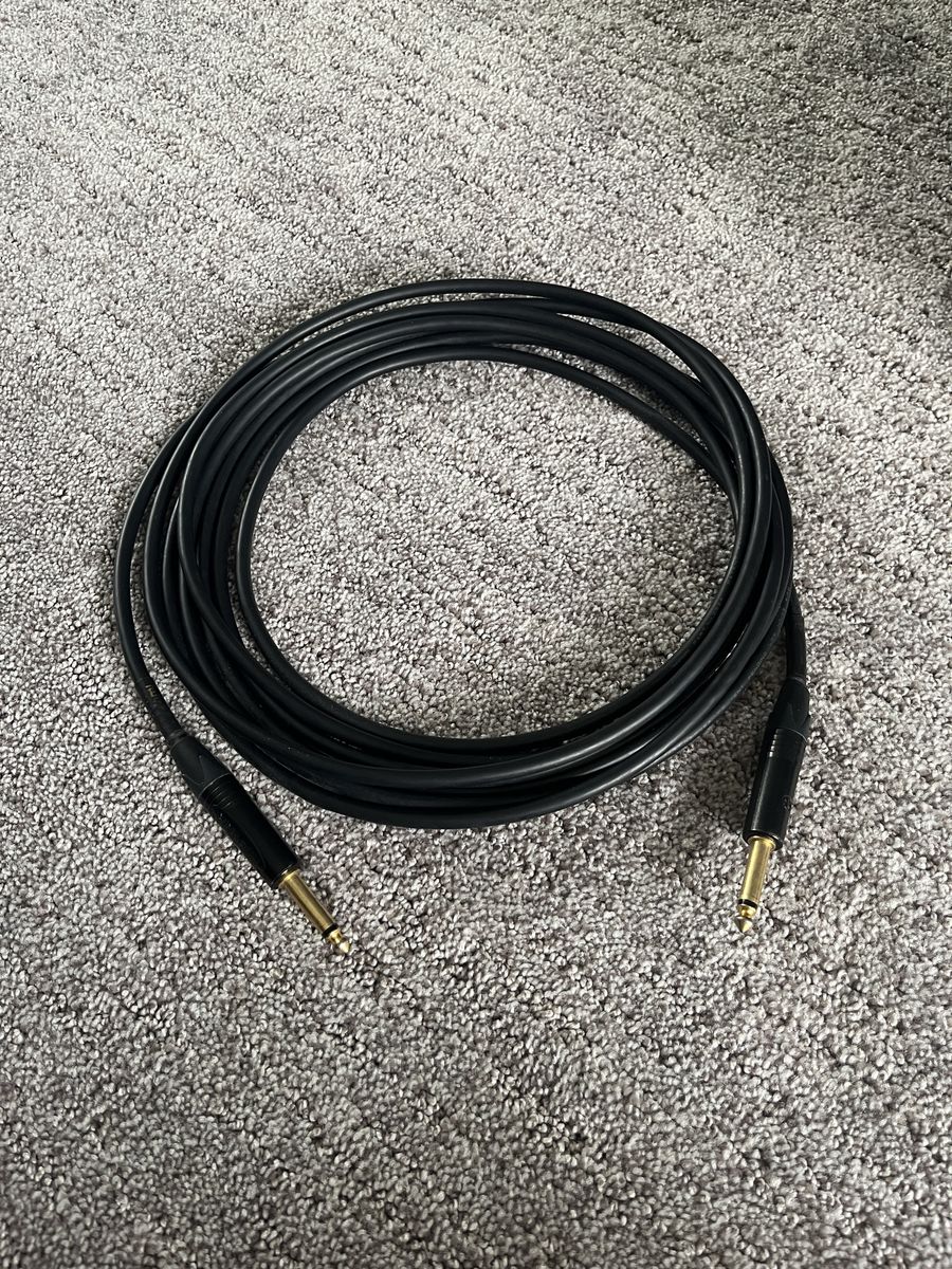 Neutrik Gold plated 1/4” cable for guitar, bass, keyboard, etc