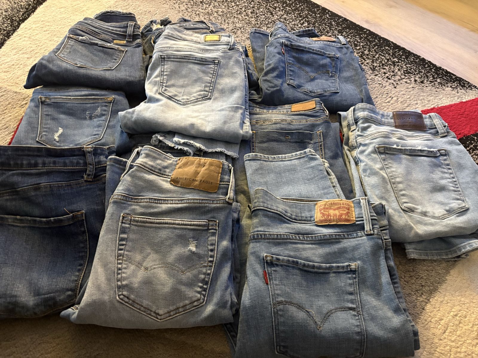 **CUTE GIRL JEANS **