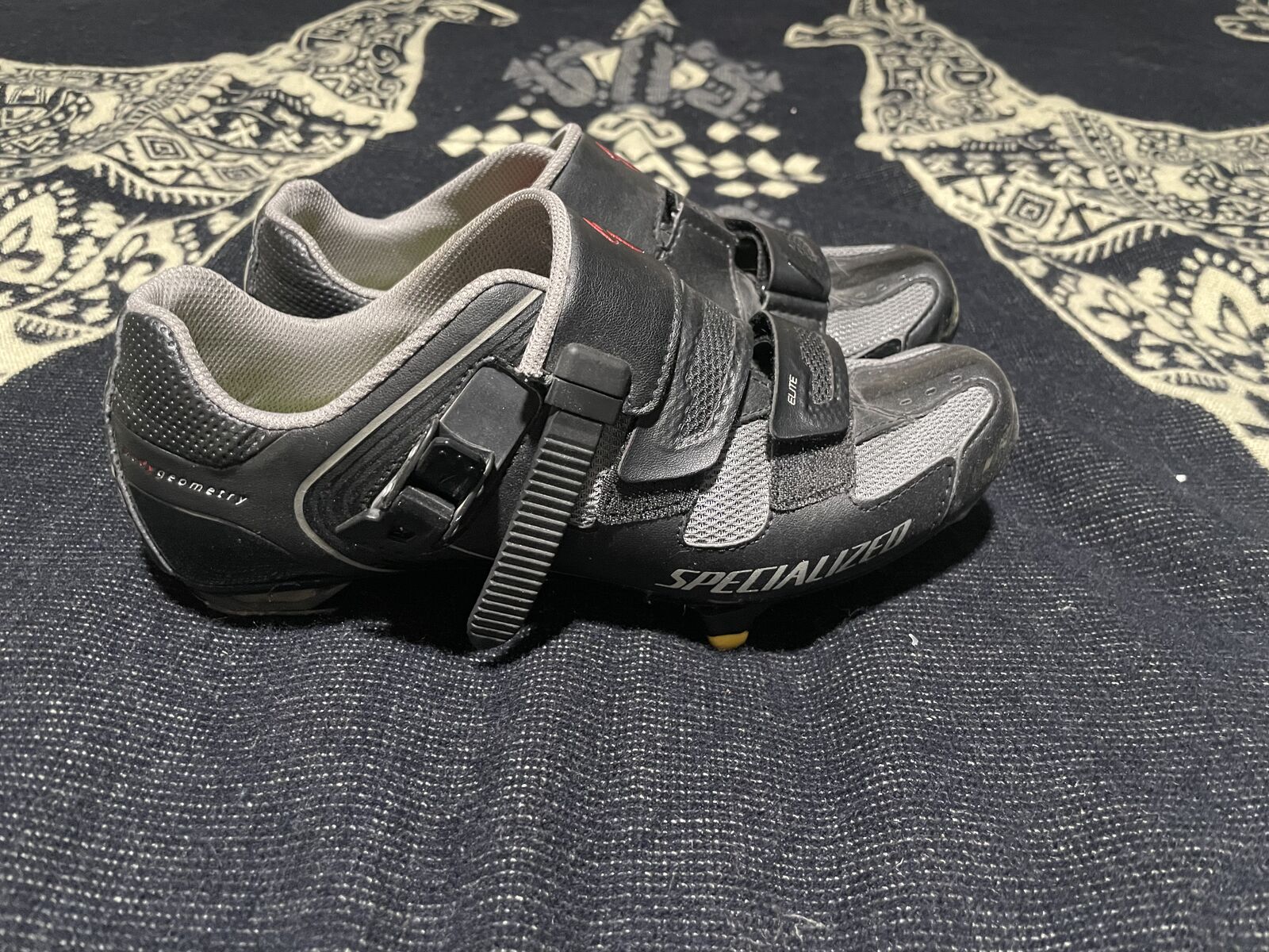 Specialized bicycle shoes