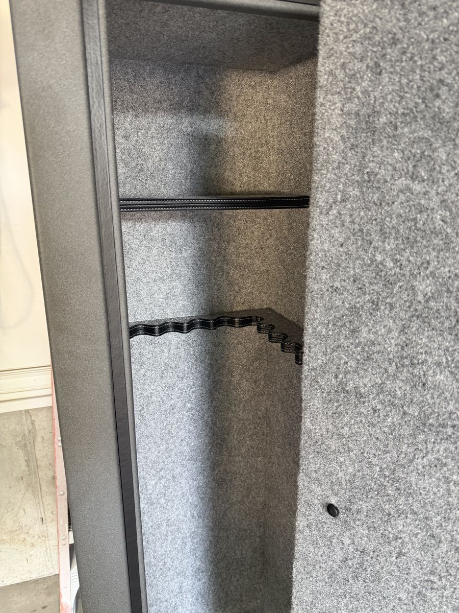 Main image 6