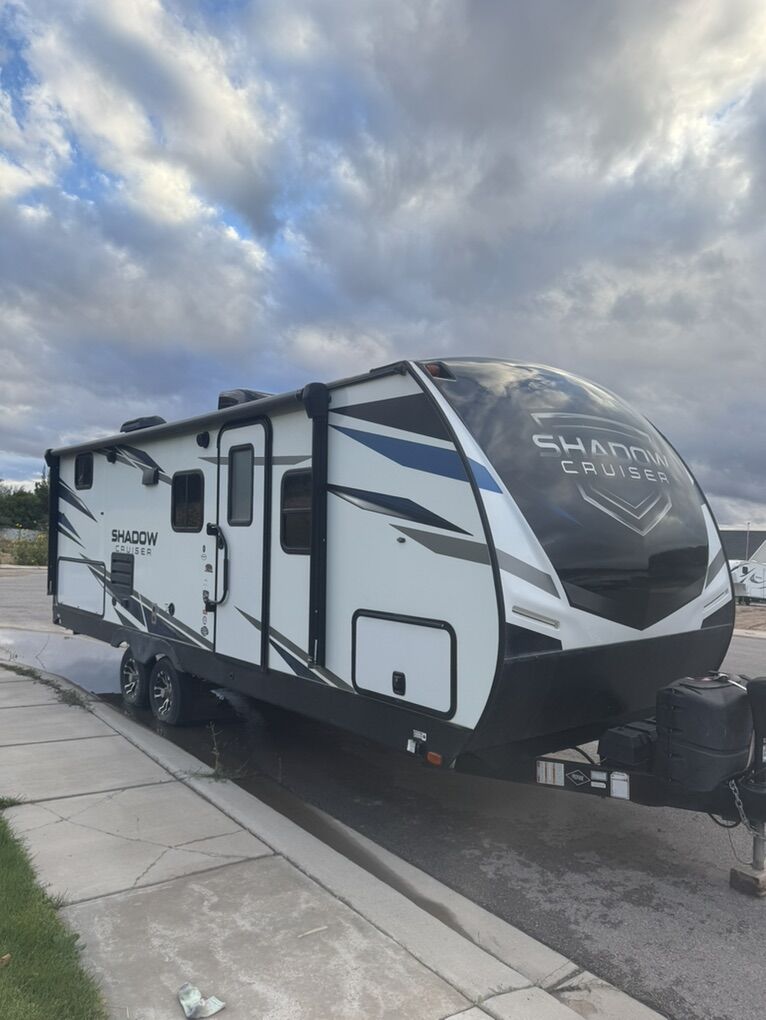 2021 Shadow Cruiser 240BHS