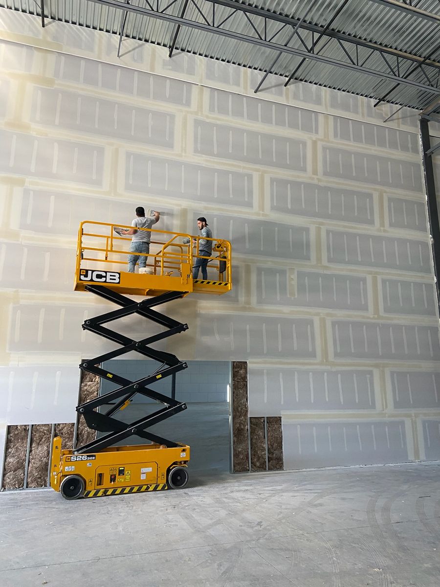 SCISSOR LIFT 19 - 26 - 32FT.   RENTAL