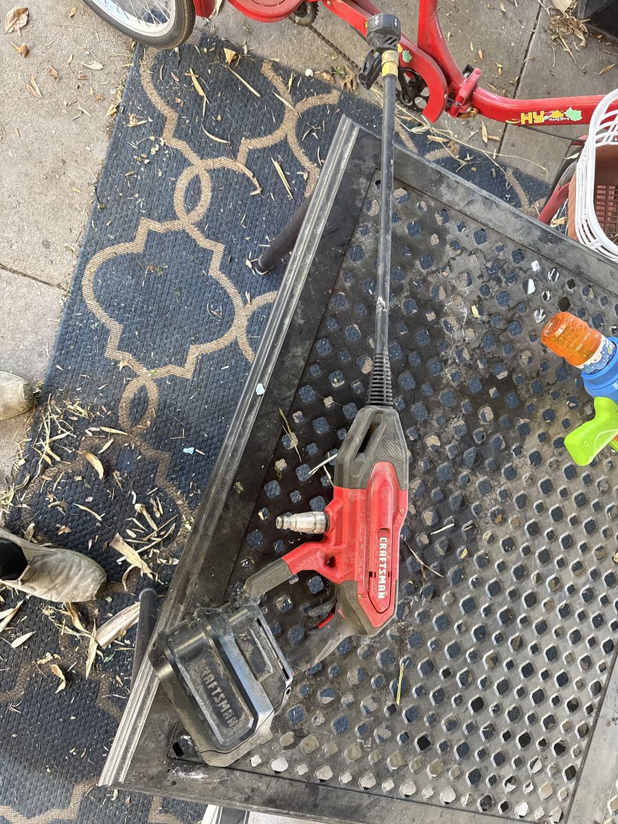 Craftsman Cordless Power Washer with Battery and Charger - Used