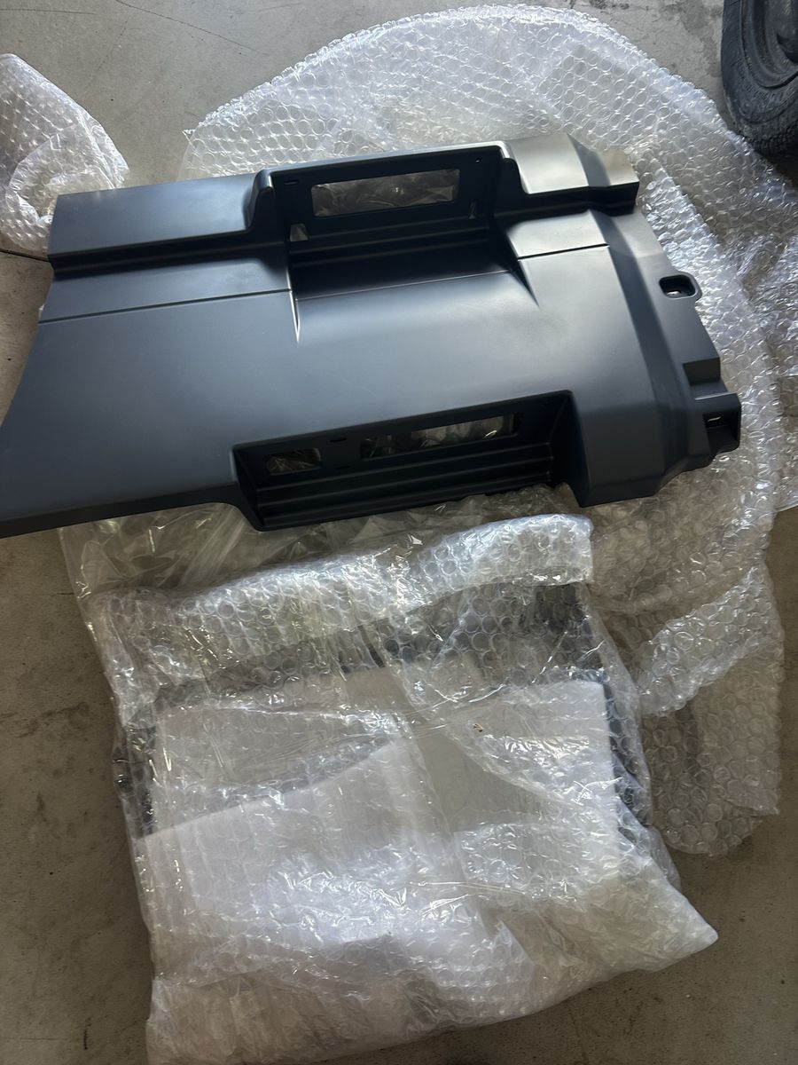 rear step fairing panel designed for Volvo VNL trucks, model years 2018 and newer.
