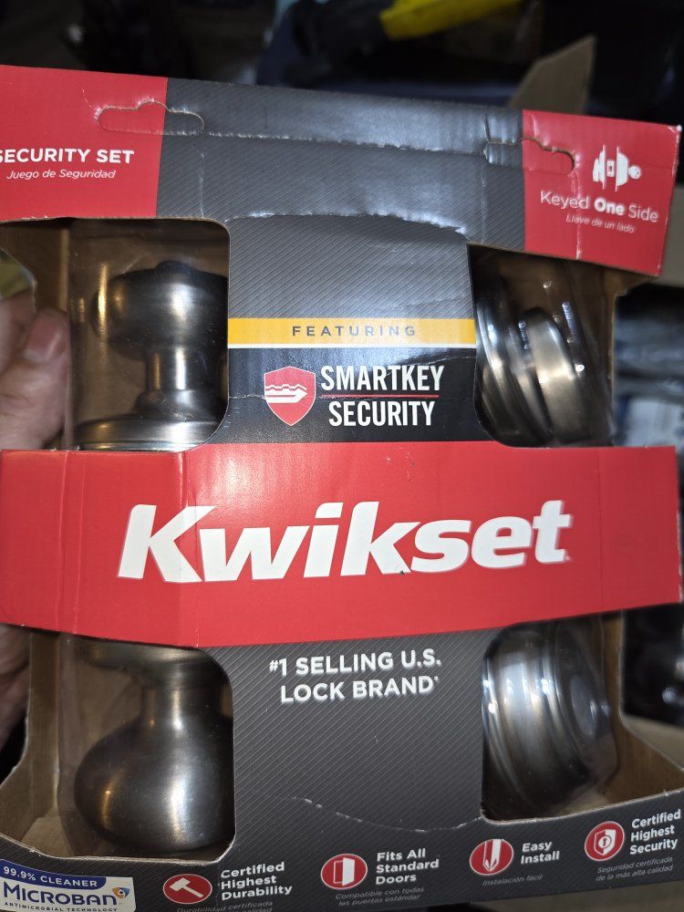 Kwikset SmartKey Security Entry Door Knob & Deadbolt Security Set - Keyed One Side
