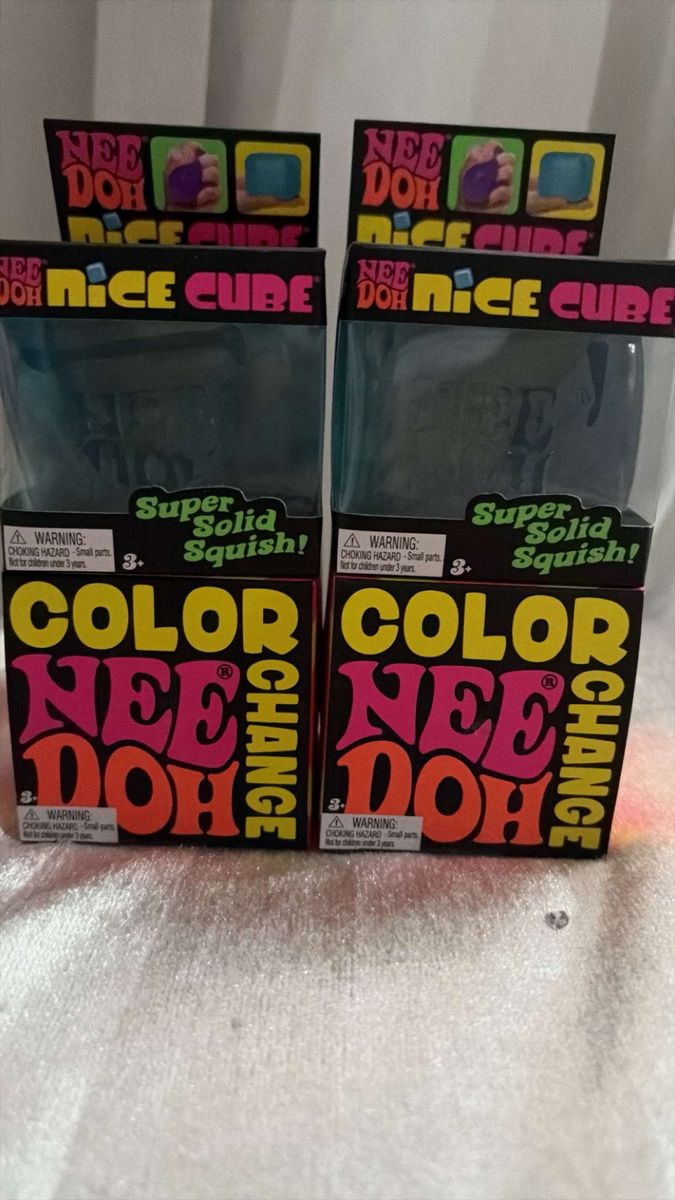 NeeDoh Nice Cube Color Change Super Solid Squish! Fidget Toy
