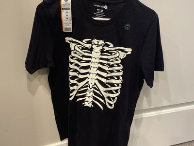 Celebrate It Black Skeleton Ribcage Graphic Crew Neck T-Shirt Size Medium New with Tags