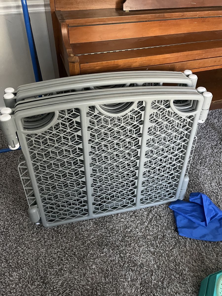 Play Yard / Baby Gate