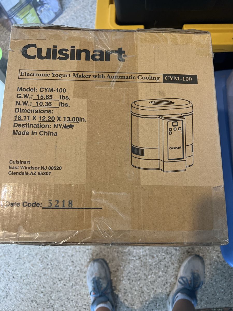 Cuisinart CYM-100 Electronic Yogurt Maker with Automatic Cooling - Gray/White