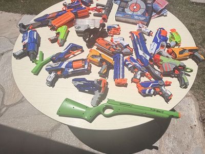 Large Lot of Nerf Blasters (20+) Target Included