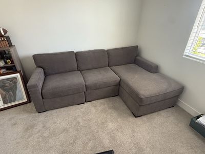 Couch w/chaise