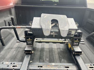Husky 16K roller 5th Wheel Hitch