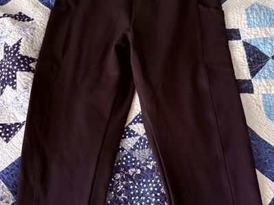 Black capri leggings