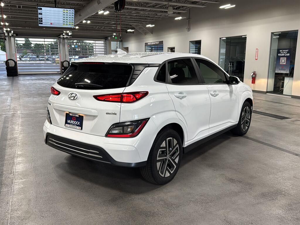 Main image 6